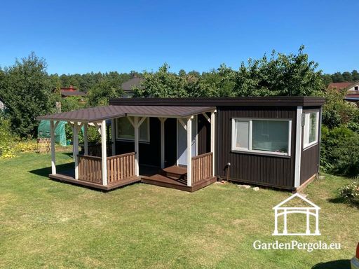 Medinė pavėsinė prie namo — natūrali medinė veranda su stogu - garden gazebo pergola